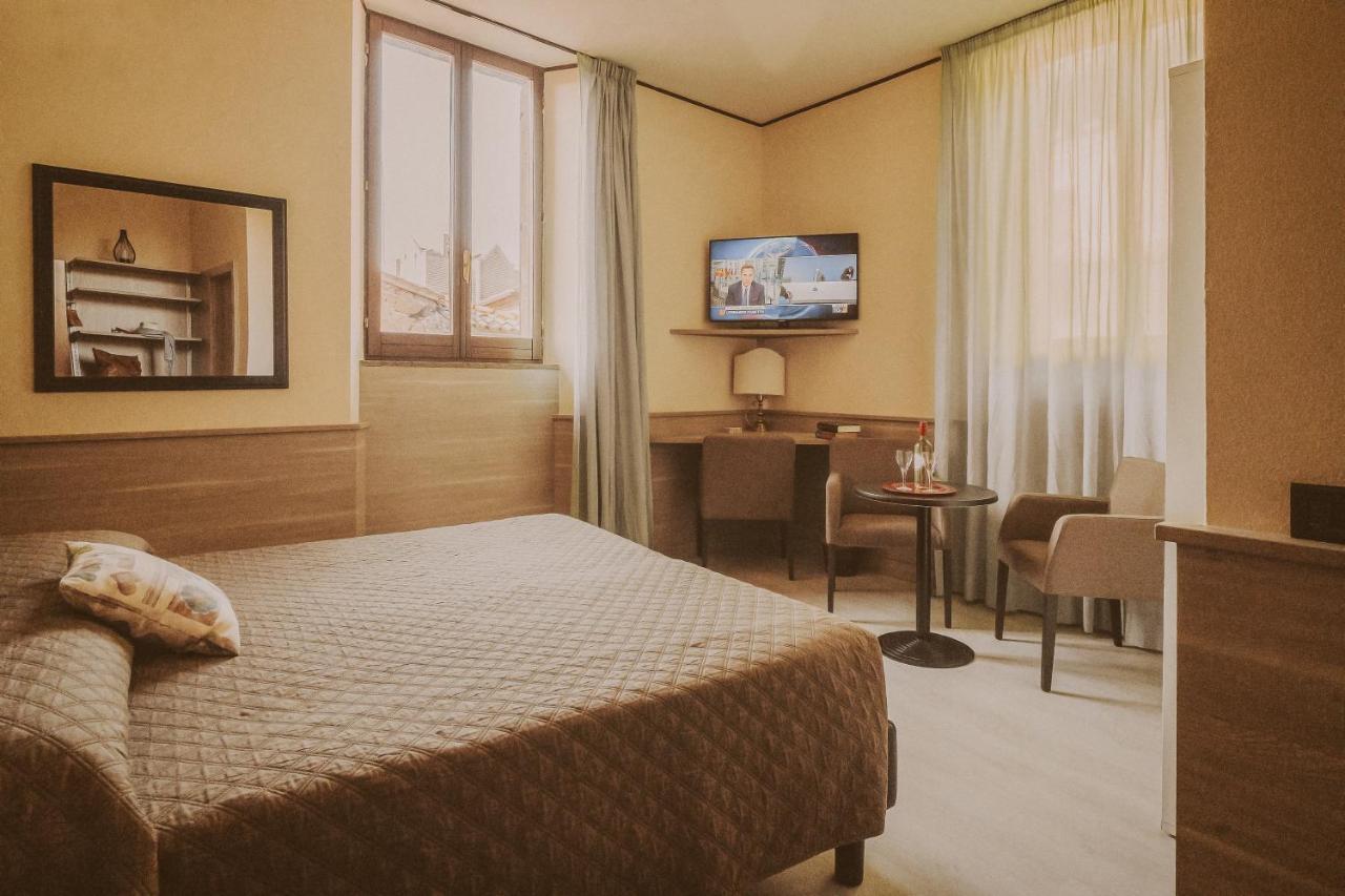 אורביאטו Hotel Valentino Centro Storico מראה חיצוני תמונה