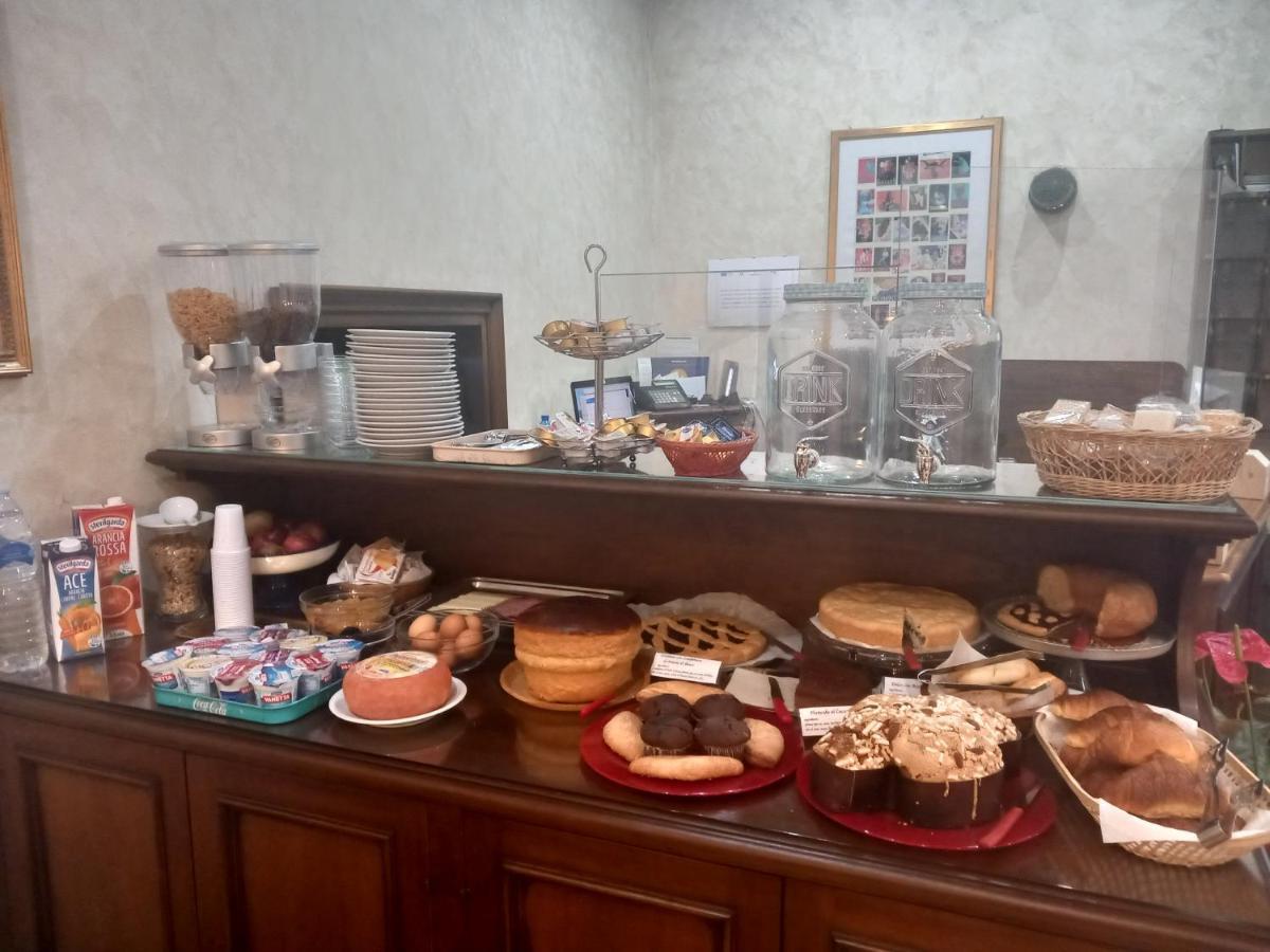 אורביאטו Hotel Valentino Centro Storico מראה חיצוני תמונה