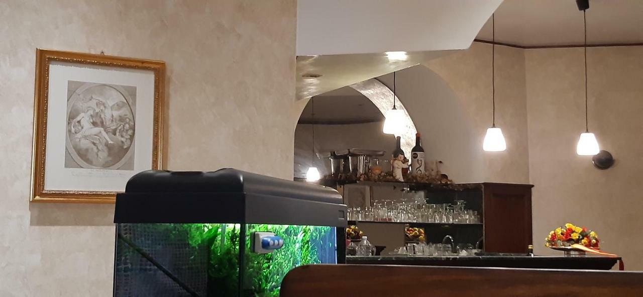 אורביאטו Hotel Valentino Centro Storico מראה חיצוני תמונה