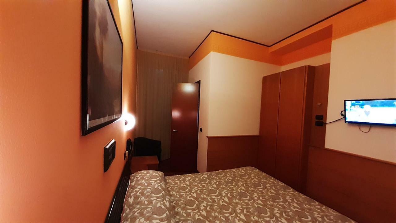 אורביאטו Hotel Valentino Centro Storico מראה חיצוני תמונה
